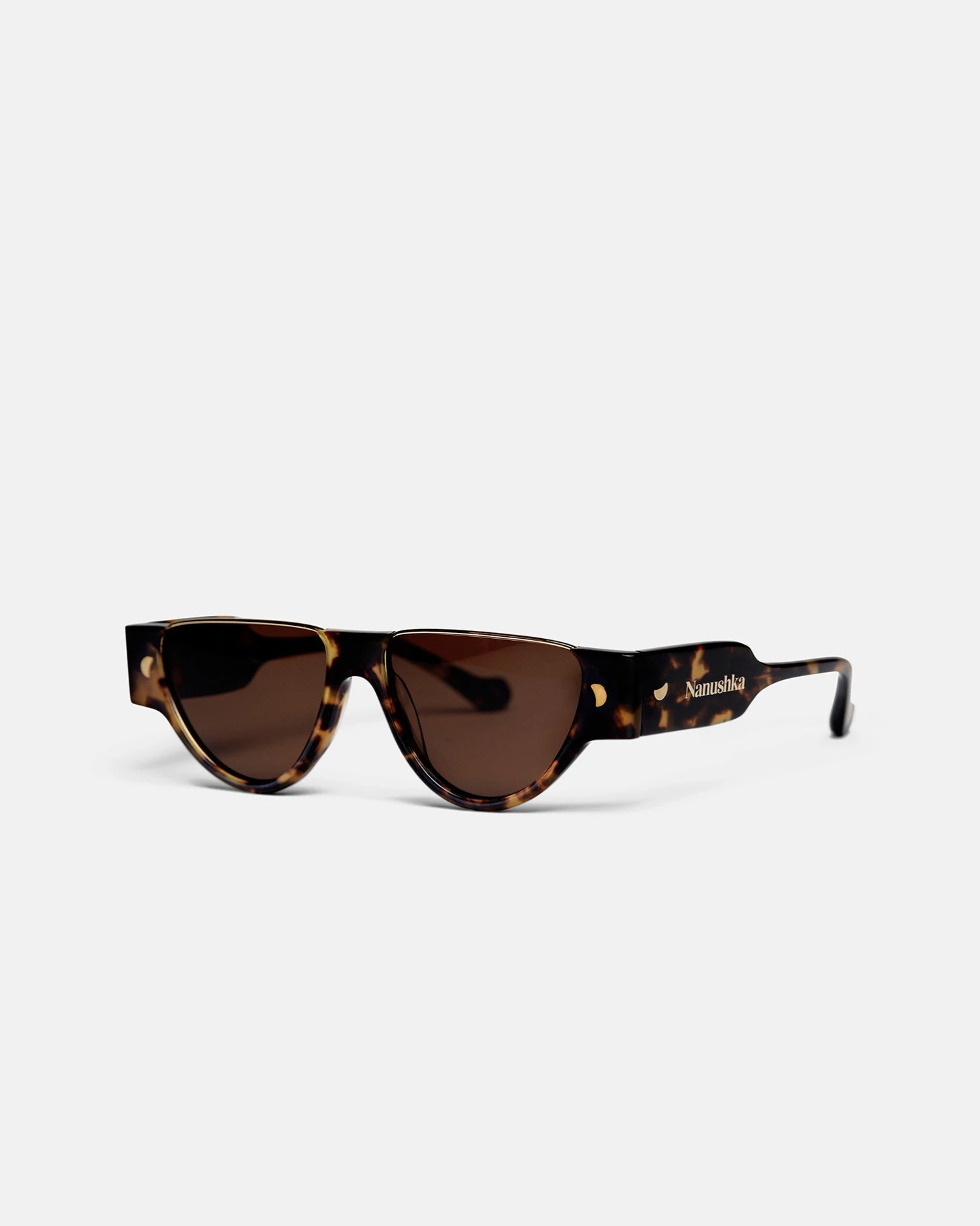 Nanushka Daylin - Bio-Plastic Triangular Sunglasses - Dark Amber 4 Nanushka Daylin - Bio-Plastic Triangular Sunglasses - Dark Amber - Image 2