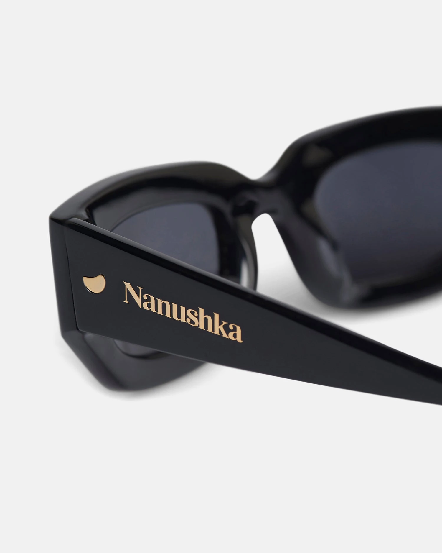 Nanushka Kadee - Bio-Plastic D-Frame Sunglasses - Grey/Black 5 Nanushka Kadee - Bio-Plastic D-Frame Sunglasses - Grey/Black - Image 3
