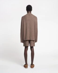 Nanushka Nicolas - Linear Crochet Shirt - Fossil Brown -Nanushka Wear Shop NAN SS24 ECOMM MW FULL BODY CROPPED 02