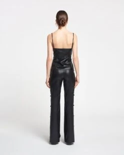 Nanushka Gydia - Okobor™ Alt-Leather Top - Black -Nanushka Wear Shop NAN SS24 ECOMM WW FULL BODY CROPPED 71