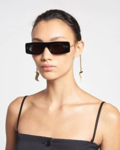 Nanushka Gabri - Bio-Plastic Sunglasses - Black -Nanushka Wear Shop NAN SS24 WW FULL BODY CROPPED 176