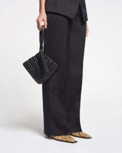 Nanushka The Square Bag - Knitted Leather Tote Bag - Black 9 Nanushka The Square Bag - Knitted Leather Tote Bag - Black -Nanushka Wear Shop NAN SS24 WW FULL BODY CROPPED 25