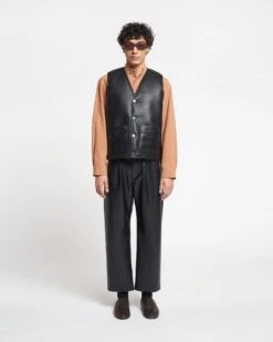 Nanushka Luben - Regenerated Leather Vest - Black Brown -Nanushka Wear Shop NM23PFTP00377LUBEN BLACK BROWN REGENLEATHER FULL BODY CROPPED 01
