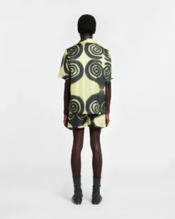 Nanushka Amil - Printed Silk-Twill Shorts - Spiral Spray 8 Nanushka Amil - Printed Silk-Twill Shorts - Spiral Spray -Nanushka Wear Shop NM24SSST01199 AMIL SPIRALSPRAY TWILLSILK 02