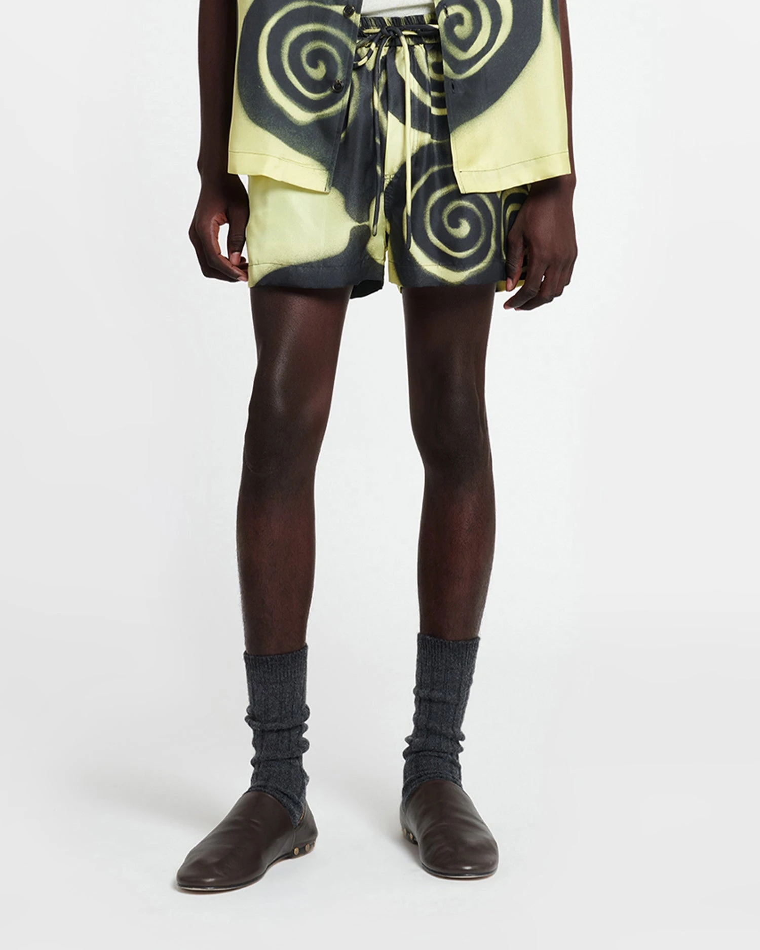 Nanushka Amil - Printed Silk-Twill Shorts - Spiral Spray 3 Nanushka Amil - Printed Silk-Twill Shorts - Spiral Spray