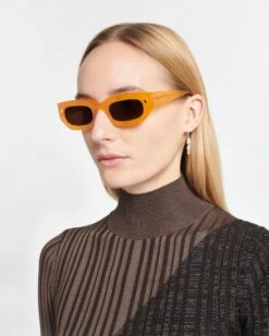 Nanushka Kadee - Bio Plastic D-Frame Sunglasses - Orange 12 Nanushka Kadee - Bio Plastic D-Frame Sunglasses - Orange -Nanushka Wear Shop NU24RSSG01019 KADEE ORANGE BIOPLASTIC B