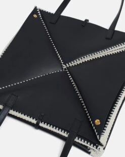 Nanushka The Origami Tote Large - Alt-Nappa Crochet Large Tote - Black Creme 16 Nanushka The Origami Tote Large - Alt-Nappa Crochet Large Tote - Black Creme -Nanushka Wear Shop THEORIGAMITOTELARGE BLACK CREME VEGANNAPPAPATCHWORK 07