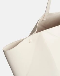 Nanushka The Origami Tote Large - Alt-Nappa Large Tote - Off - Off White 15 Nanushka The Origami Tote Large - Alt-Nappa Large Tote - Off - Off White -Nanushka Wear Shop THEORIGAMITOTELARGE OFFWHITE VEGANNAPPA 06