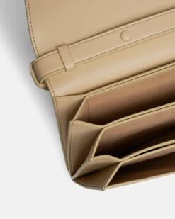 Nanushka The Concertina Large - Tufted Alt-Nappa Shoulder Bag - Diamond Check 12 Nanushka The Concertina Large - Tufted Alt-Nappa Shoulder Bag - Diamond Check -Nanushka Wear Shop THE CONCERTINA LARGE DIAMOND CHECK TUFTED VEGAN NAPPA 05 7d16dc94 7753 4bbb a698 d6c269ec506c