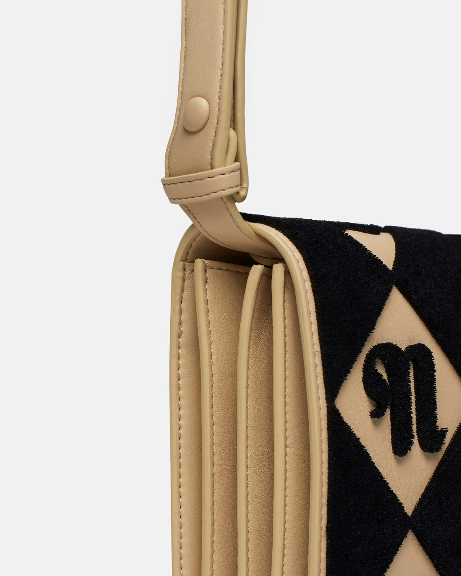 Nanushka The Concertina Large - Tufted Alt-Nappa Shoulder Bag - Diamond Check 8 Nanushka The Concertina Large - Tufted Alt-Nappa Shoulder Bag - Diamond Check - Image 6