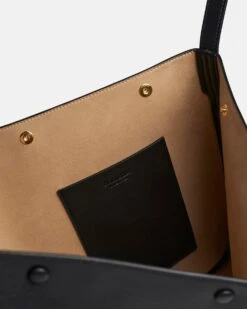 Nanushka The Square Bag Oversized - Alt-Nappa Bag - Black -Nanushka Wear Shop THE SQUARE BAG OVERSIZED BLACK VEGAN NAPPA 04 11ba0c77 ff1c 4e76 ac93 7a8e7b4365ab