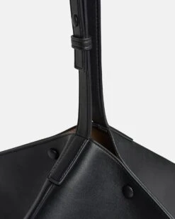 Nanushka The Square Bag Oversized - Alt-Nappa Bag - Black -Nanushka Wear Shop THE SQUARE BAG OVERSIZED BLACK VEGAN NAPPA 06 763e8776 018f 461c b48b fc76d8651965